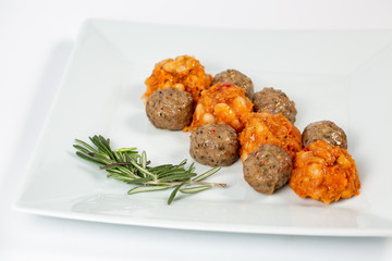 Mini meatballs with bean stew