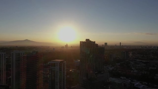 AMANECER TORRES CRANE DOWN