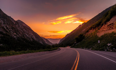 Fototapeta premium Winding Road in the Mountains
