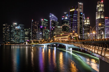 Fototapeta na wymiar Singapore at night with bridge