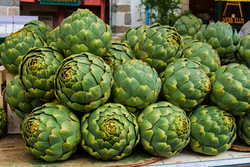 Fototapeta premium Artichokes at street market
