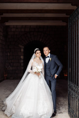 Fototapeta premium Perfect portrait of wedding couple in Italy 