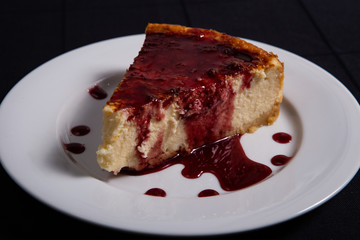 Cheesecake with strawberry jam