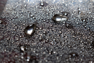  A drop, drip, drop or tear is a small amount of liquid that, when falling, has the shape of a pear or globule.