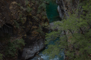 Obraz premium narrow lake called cajon azul in el Bolson, patagonia