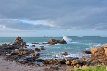 Fototapeta na wymiar Beautiful view of the pink granite coast during storm in Brittany. France