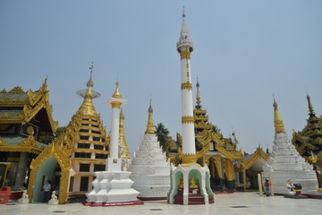 Fototapeta premium シュエダゴンパゴダ
