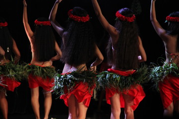 tahitian dancers from Tahiti