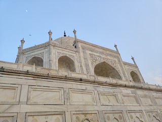 The Taj Mahal is an ivory-white marble mausoleum on the south bank of the Yamuna river in the Indian city of Agra.