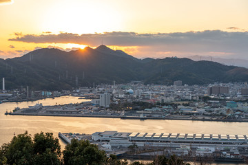 五台山展望台から見る高知市内と夕焼け