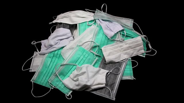 Scramble to pick up the mask,Because the mask is used to prevent rare and scarce diseases,