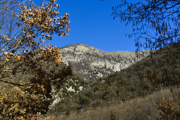 Paysage d'hiver dans les Abruzzes en Italie