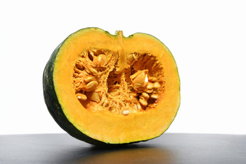 カットしたカボチャ