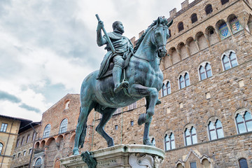 Statua equestre di Cosimo I de' Medici a Firenze Piazza della Signoria