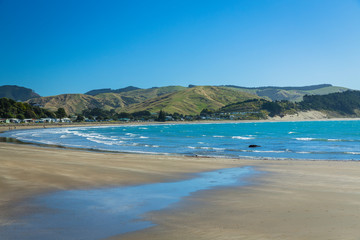 ニュージーランド　ワイララパのキャッスルポイントの灯台から見えるビーチ