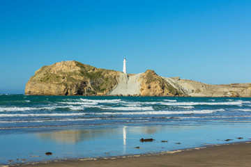 Fototapeta na wymiar ニュージーランド　ワイララパのキャッスルポイントの灯台とビーチ