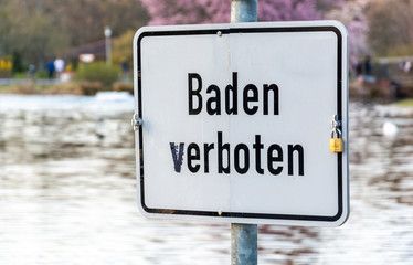 Sign in German which says that swimming is not allowed