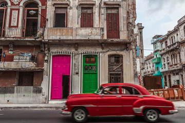 Fototapeta na wymiar Old Cars in Havana Cuba