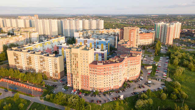 Nizhny Novgorod. High-rise buildings in microdistrict Verhnie Pechery.	