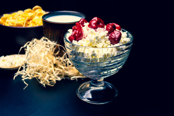 Flakes and dairy products