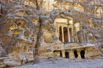 Visite de Little Petra en Jordanie (le Triclinium, le Biclinium, ...)