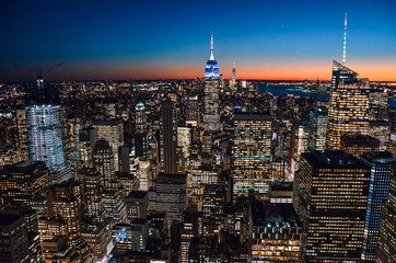 Skyline von New York City bei Sonnenuntergang