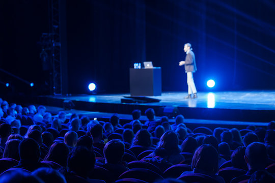 Audience listens lecturer at workshop