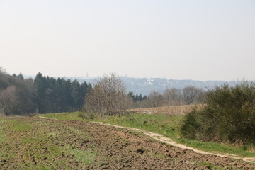 Landschaft am Stadtrand mit Blick auf Solingen