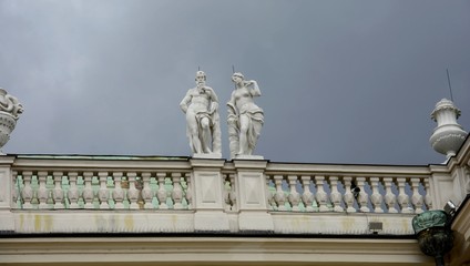 Obraz premium Belvedere Palace complex in Vienna. Upper Belvedere. Executive residence. Austria. Located in Landstrasse, the third district of the city. Museum Landmark of Vienna. Belvedere in the summer.