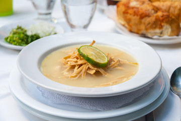 Sopa de Lima, comida yucateca, comida mexicana