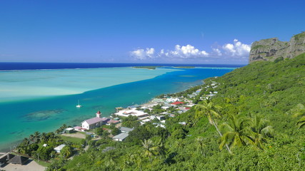 Fototapeta na wymiar lagon de Maupiti polynésie française