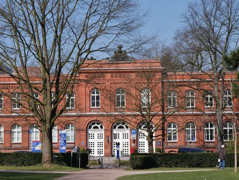 Ehemaliger Haupteingang des Universit&auml;tskrankenhauses Eppendorf