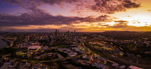 Brisbane City at Sunset - obrazy, fototapety, plakaty