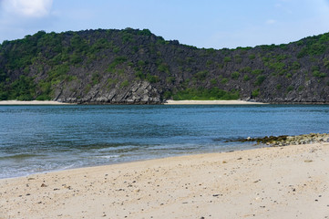 beautiful deserted beaches. Monkey island. Ha Long Bay in Vietnam