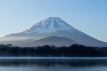 Fototapeta na wymiar 精進湖からの富士山