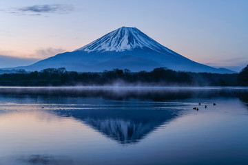 精進湖からの富士山
