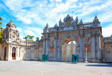 Fototapeta premium The Gate of the Sultan, Dolmabahce Palace, Istanbul, Turkey