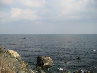 Fototapeta na wymiar 岩の海岸