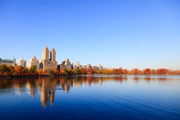 Central Park, New York, Jacqueline Kennedy Onassis Reservoir with The El Dorado