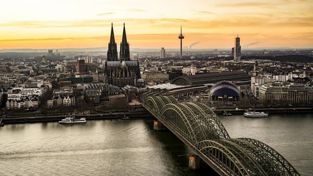 Day to night timelapse cologne skyline