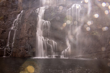 Wasserfall in der Sonne
