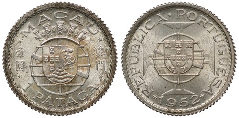 Portuguese Macao silver coin 1 one pataca 1952, colonial arms flanked by hieroglyphs, Portuguese arms and date,