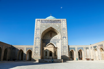 Fototapeta na wymiar Kalyan mosque in Bukhara in the morning, inner courtyard. Uzbekistan