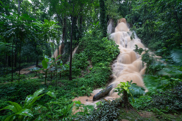 Fototapeta na wymiar HuayRong waterfall north in thailand,Phrae,Thailand