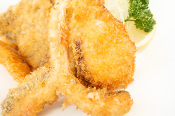 美味しそうな揚物の写真。高カロリー。
