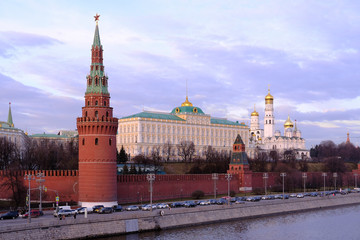 Obraz premium View from the Big stone bridge on the Kremlin embankment, the Moscow river, the Moscow Kremlin.