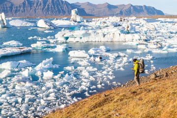 Trekking am Jökulsarlon in Island