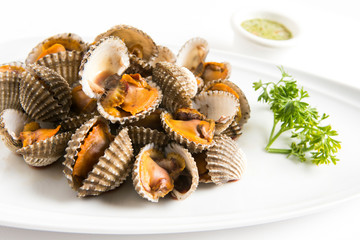 boiled cockles eat with spicy thai sauce