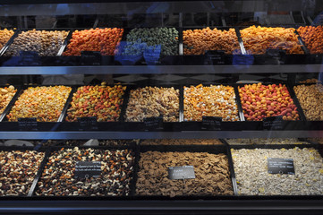 many dried fruits