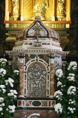 Obraz premium Tabernacle on the main altar in the Church of the Assumption of the Virgin Mary in Remete, Zagreb, Croatia